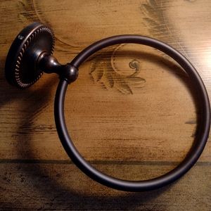 NWOT Bronze Metal Wall Mounted Bathroom Hand Towel Holder